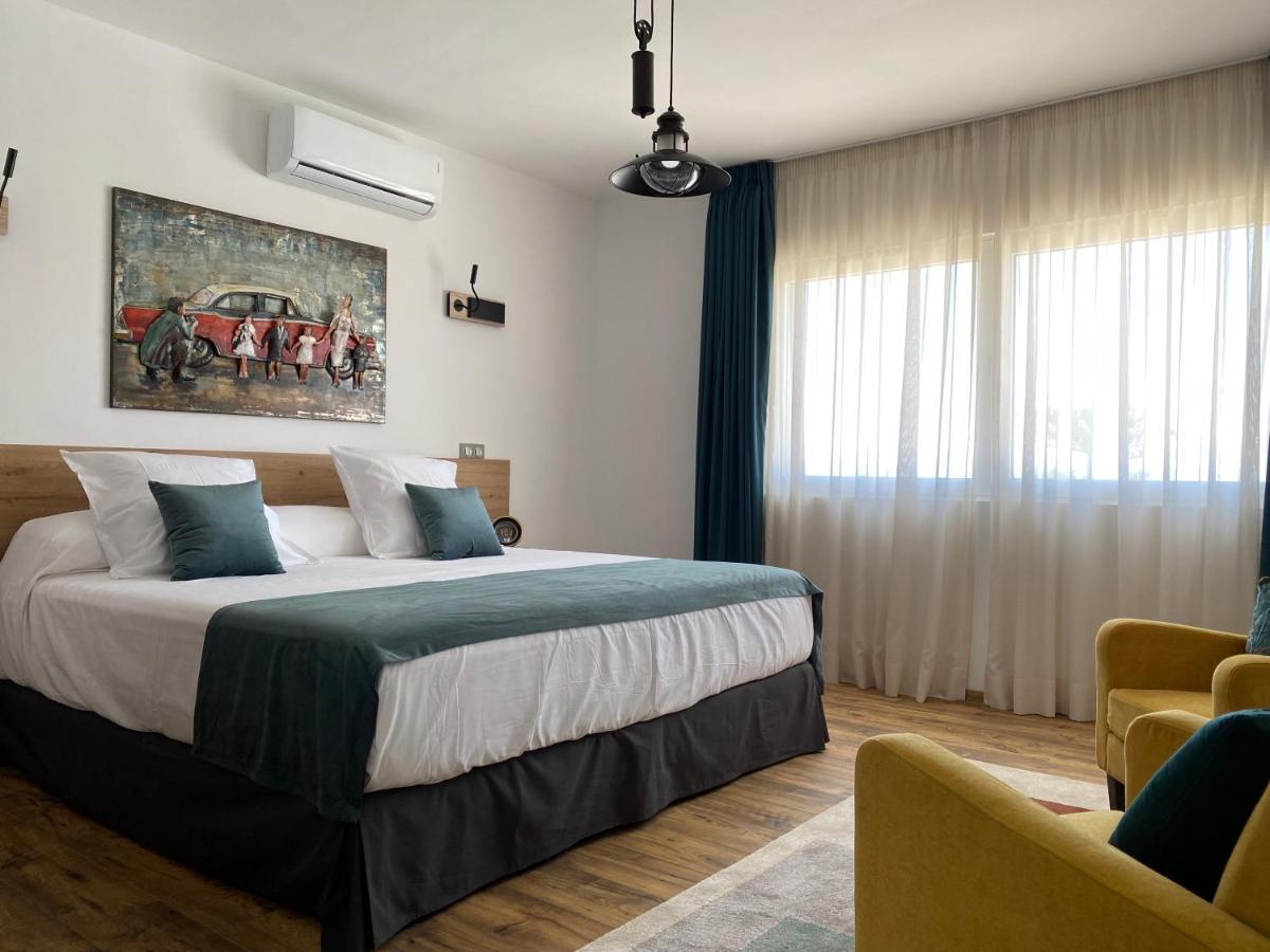 Hotel El Chaparral มิฮาส ภายนอก รูปภาพ