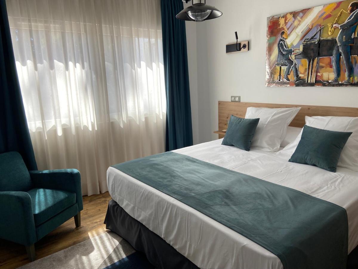 Hotel El Chaparral มิฮาส ภายนอก รูปภาพ